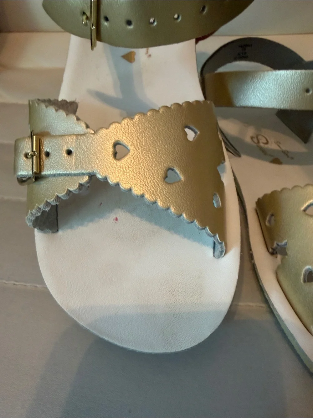 Salt Water Sun San Sweetheart Girls Metallic Gold Heart Strap Sandals size 14